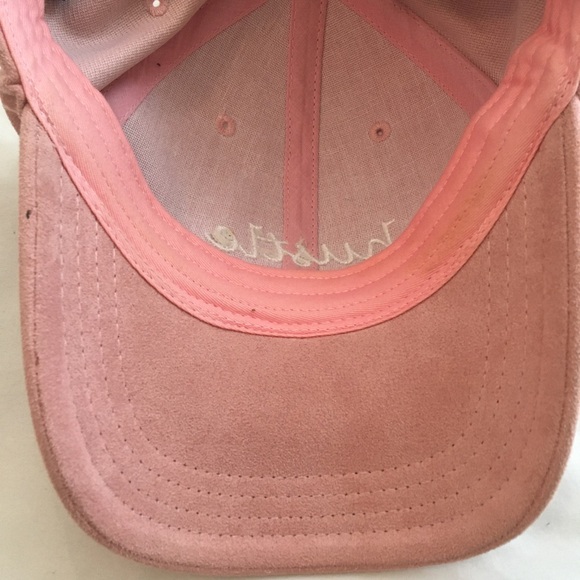 Women’s Pink “HUSTLE” Hat - Picture 10 of 13